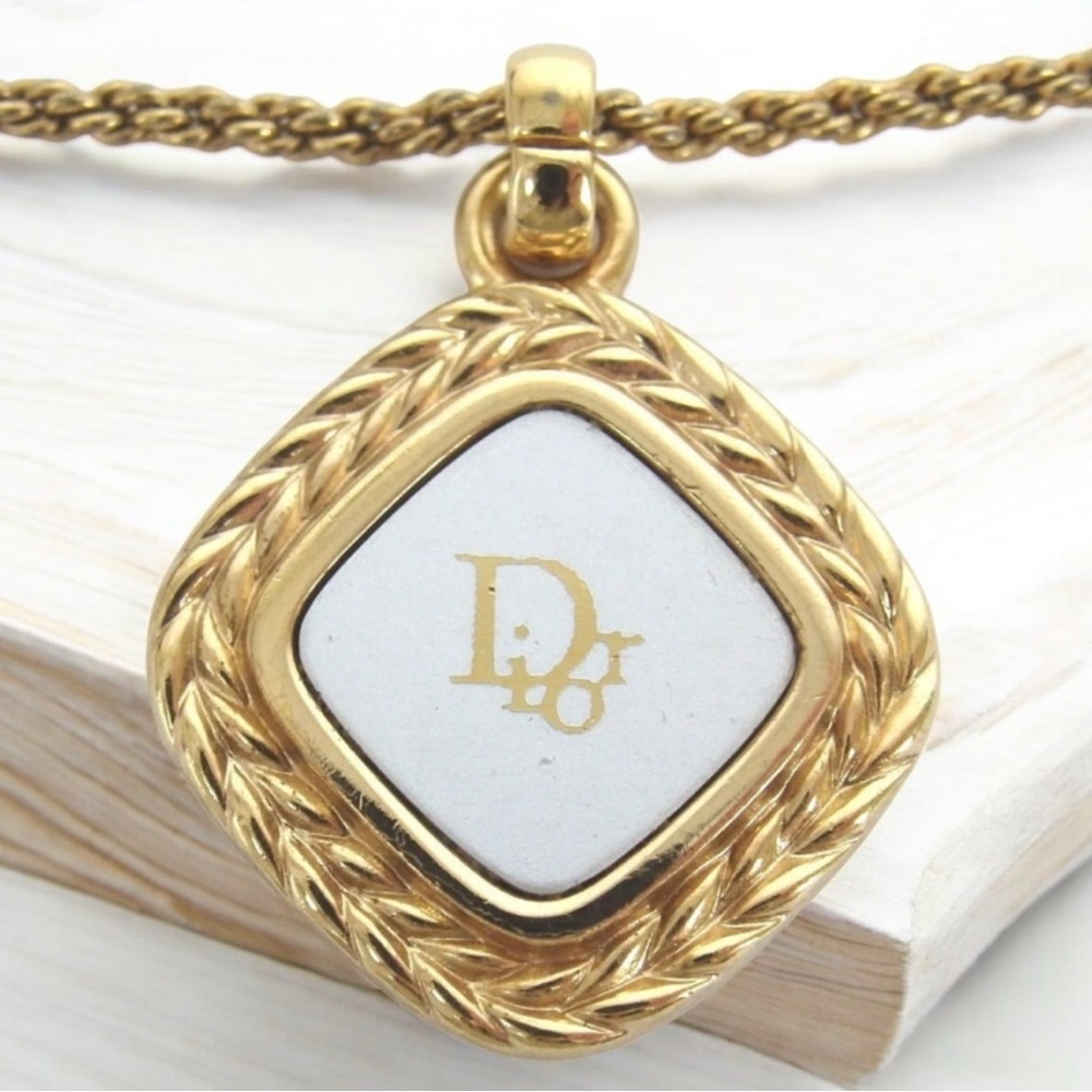 DIOR Signature Logo Necklace- Germany π - Picture 3 of 11